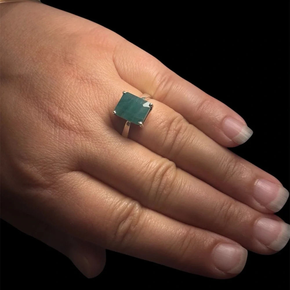Handmade 925 Sterling Silver Ring with Natural 3.5ct Emerald Gemstone size 7.5